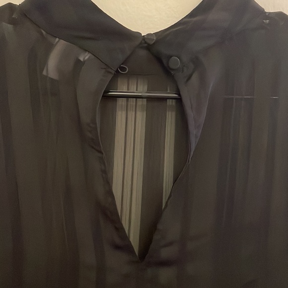 High neck sheer top - Picture 5 of 6